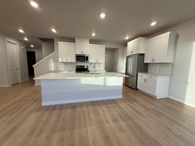 Building Photo - 439 SW 32nd St