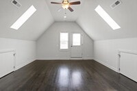 Building Photo - 2 bedroom in Chicago IL 60618