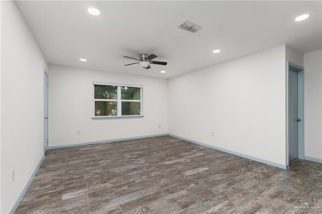 Building Photo - 21 Shasta Ave