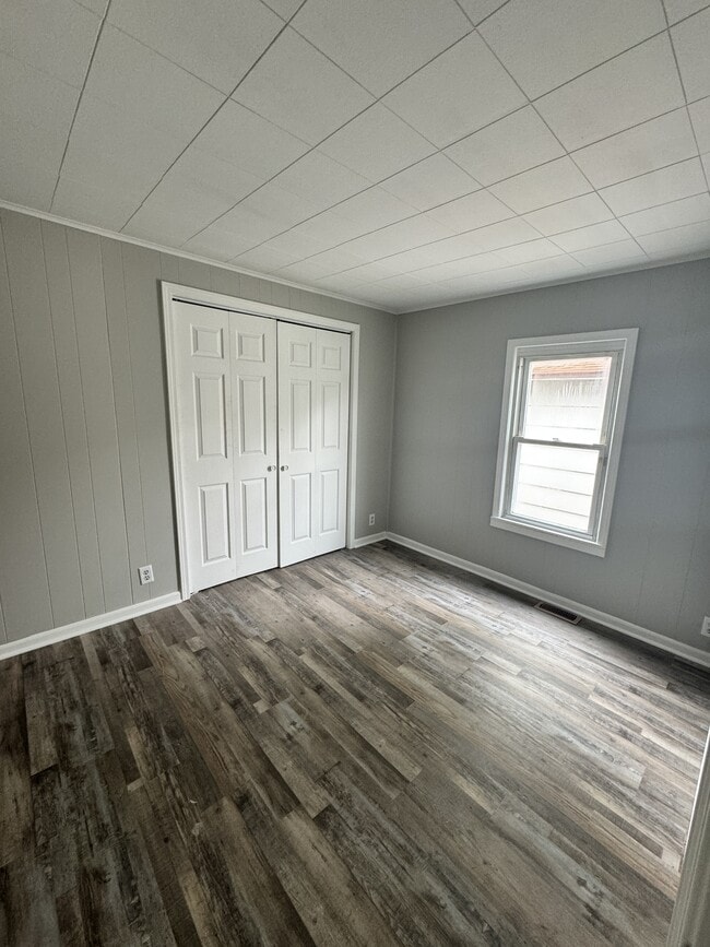 Building Photo - 2325 N Locke St