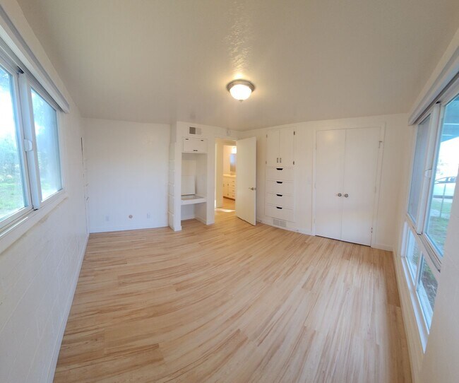 Building Photo - Cuesta By the sea cottage for Rent! Close ...