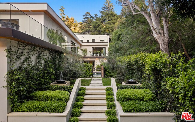 Building Photo - 1884 Laurel Canyon Rd