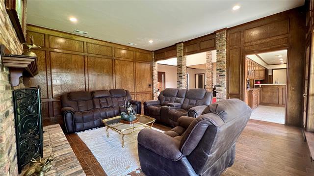 Building Photo - 3600 Interlaken Dr