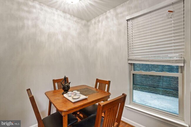 Building Photo - 405 N Beauregard St