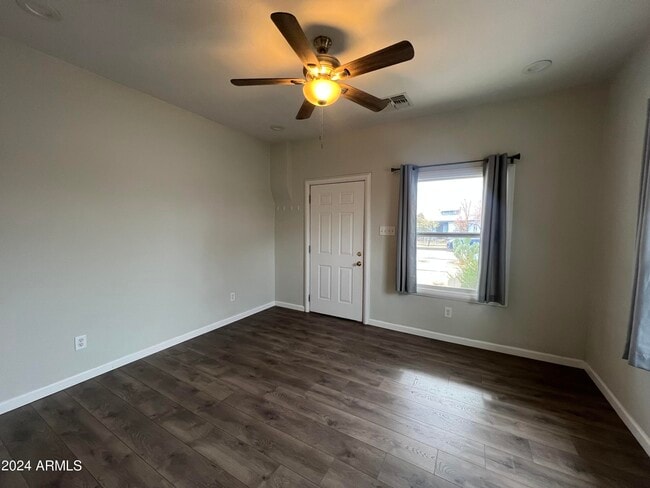 Building Photo - 1106 E Taylor St