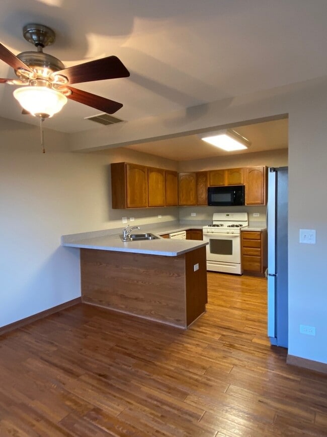 Building Photo - 17207 Dundee Dr