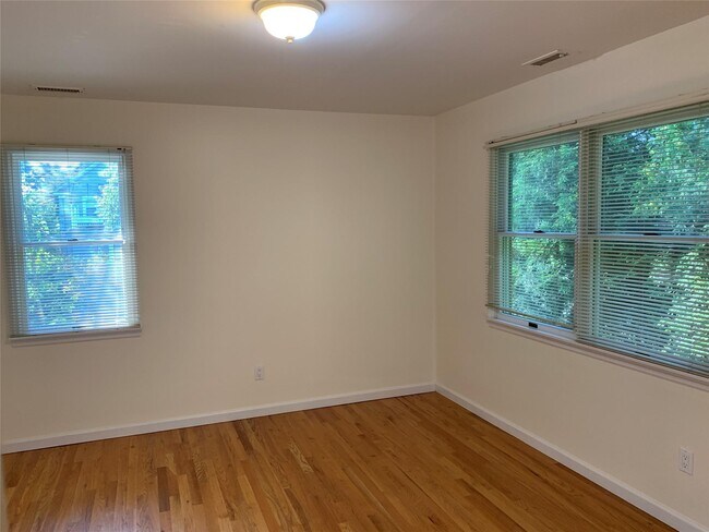 Building Photo - 243 Boulevard