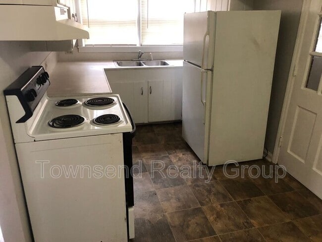 Building Photo - 2133 Jennie Linn Dr