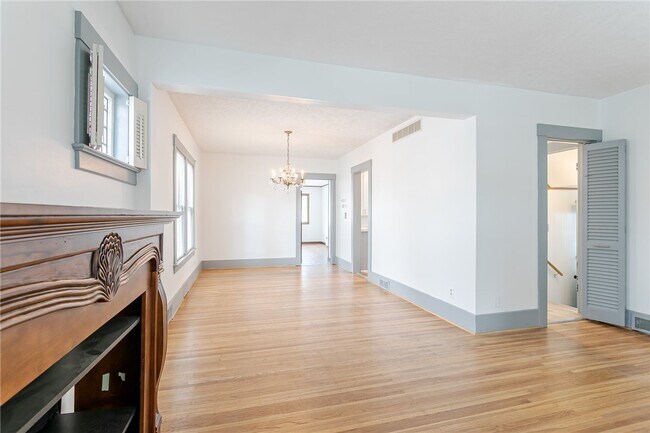 Building Photo - 176 Merwin Ave