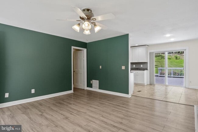 Building Photo - 2652 Collins Ct