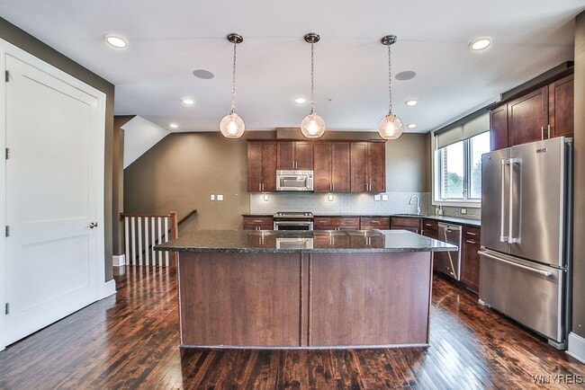 Building Photo - 41 Ojibwa Cir