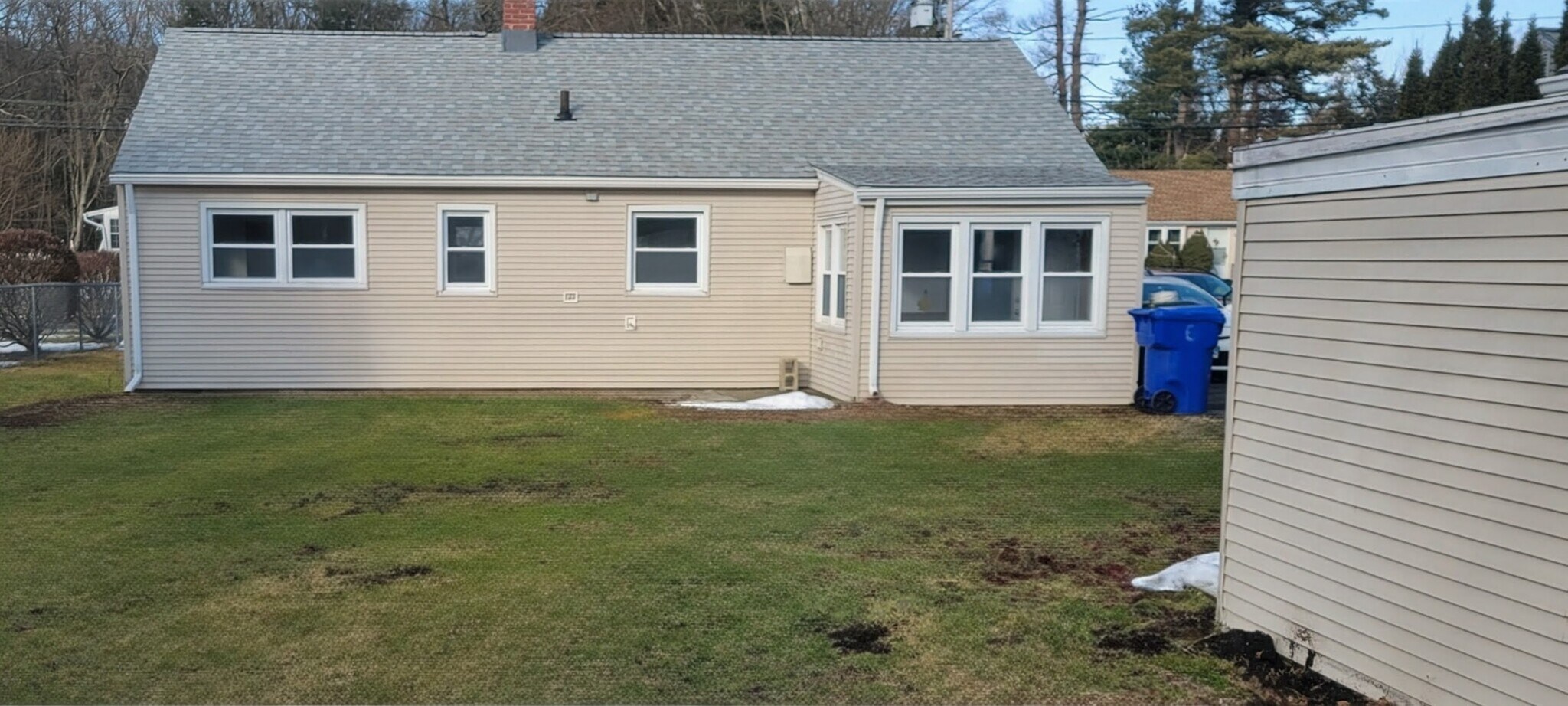 Building Photo - 411 Brewer St