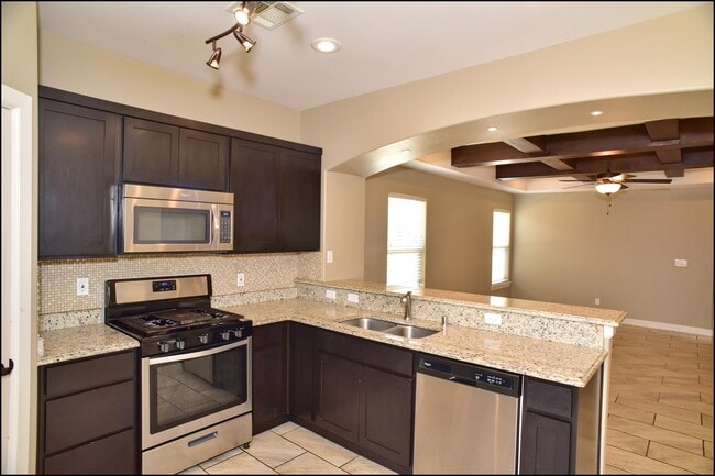 Building Photo - 3744 Loma Adriana