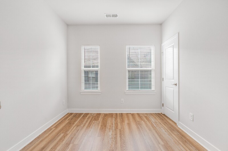 Building Photo - 513 Cubitt Ct