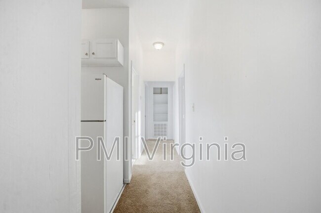 Building Photo - 36 Cedar Ave