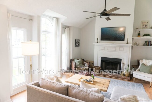 Building Photo - 827 Harbor Pl Dr