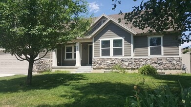 Building Photo - Aspen Pointe Heber Home
