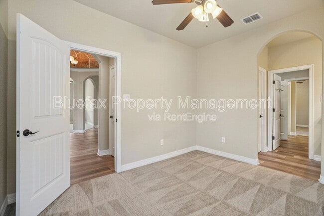 Building Photo - 11326 Begonia rock