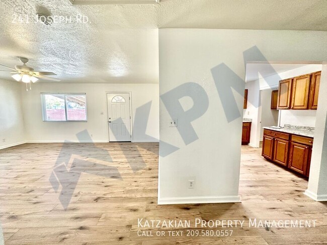 Building Photo - Renovated 4-Bedroom Single Story Manteca C...