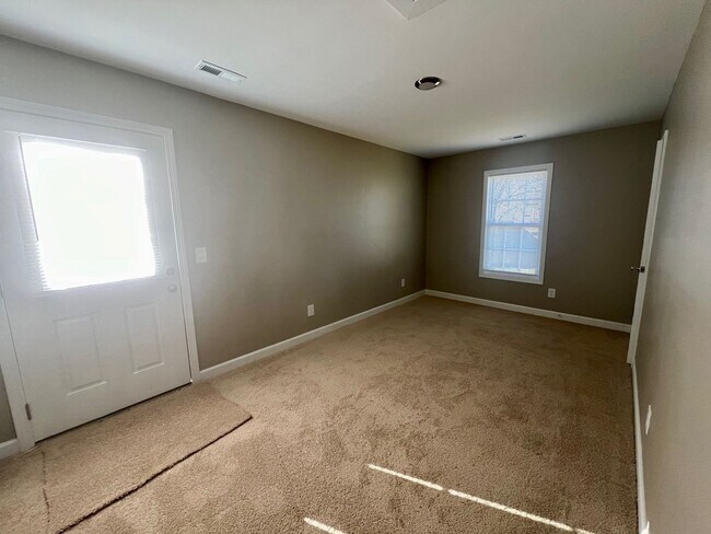 Building Photo - 317/319 E. GILBREATH STREET