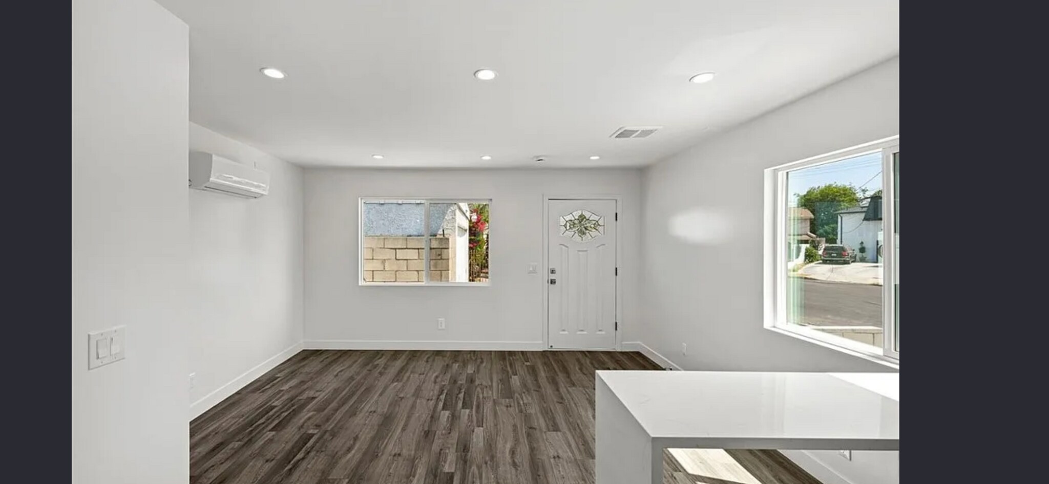 Living room - 11060 Oneida Ave