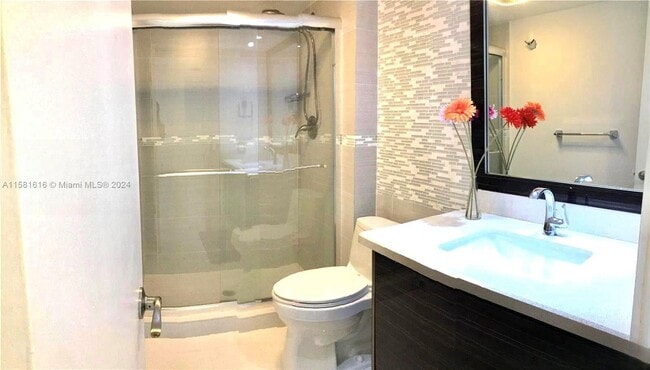 Building Photo - 3731 N Country Club Dr