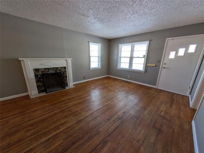 Building Photo - 2800 NE 17th St