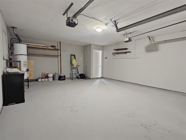 Building Photo - 8818 Roos Rd