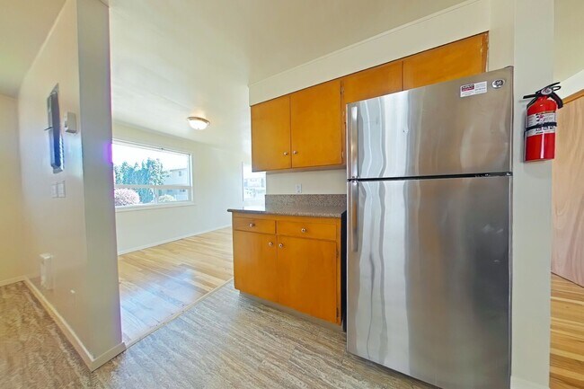 Building Photo - 2 Bedroom Duplex ~ Close to Campus