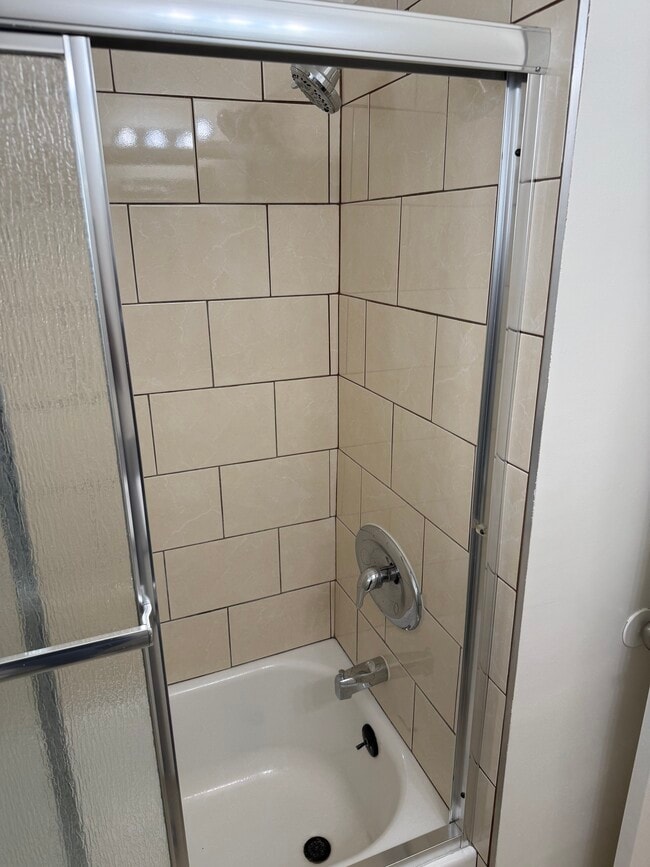 Building Photo - 622 Myrtle Ave