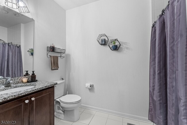 Building Photo - 19 Tippet St
