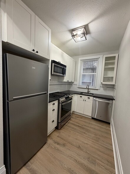 Building Photo - 1703 Bellevue Ave