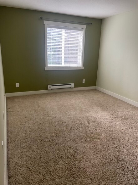 Building Photo - 15821 Leary Way