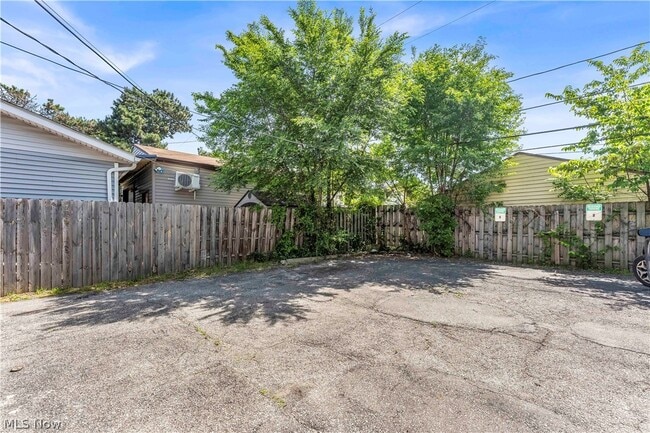 Building Photo - 4657 Warner Rd