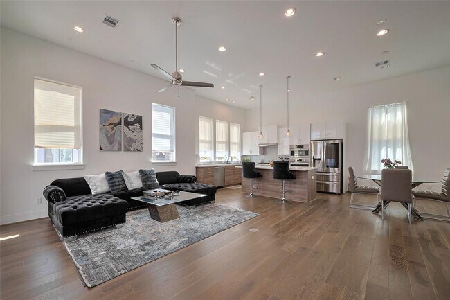 Building Photo - 9644 Riddlewood Ln