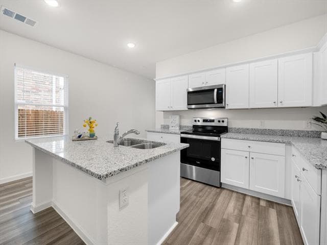 Building Photo - 617 Delaware Ave