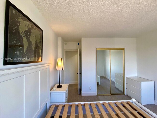 Building Photo - 3201 NE 14th Street Causeway