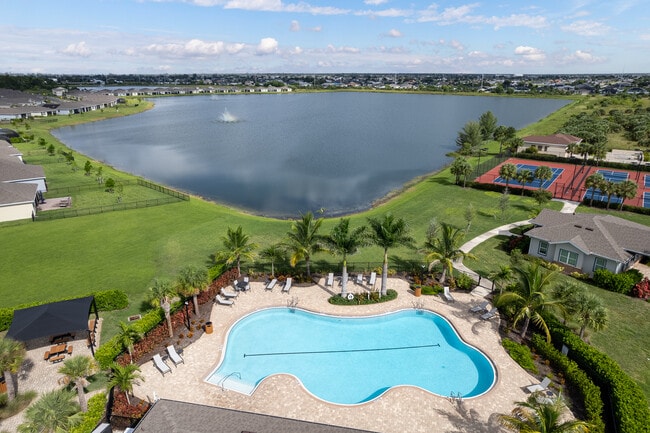 Building Photo - 210 Spg Hl Lk Lp