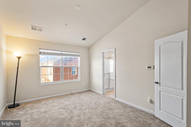 Building Photo - 4904 Olympia Pl