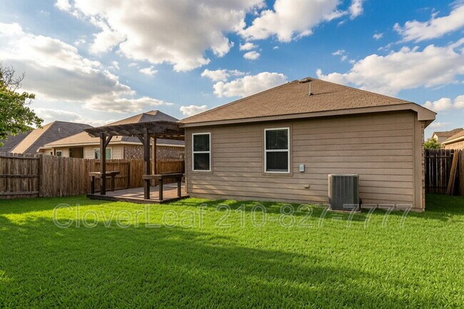 Building Photo - 8003 Oxbow Way