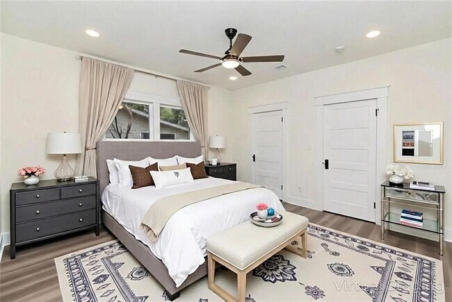 Building Photo - 704 Marine St