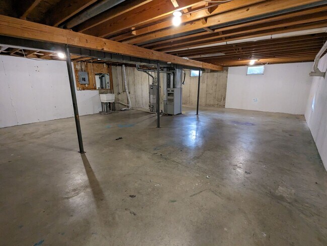 Building Photo - 814 Antler Dr