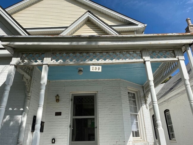 Building Photo - 239-2 Lexington Ave – Available August 2026