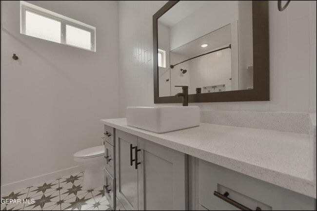 Building Photo - 218 Rutland Pl