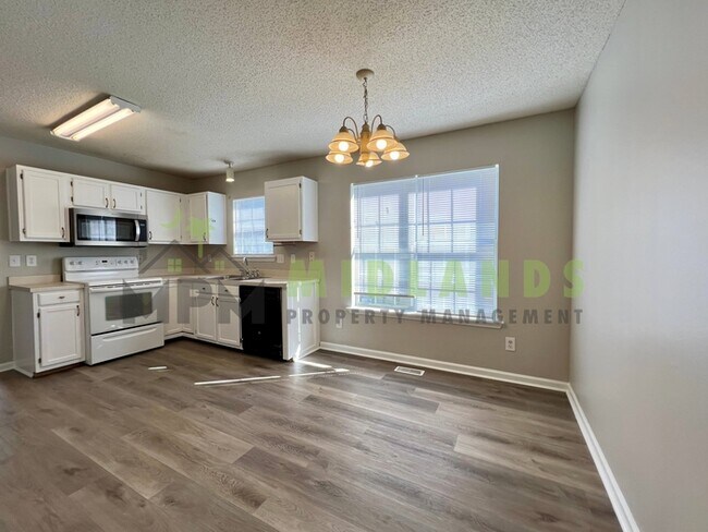 Building Photo - 5 Bridle Path Court