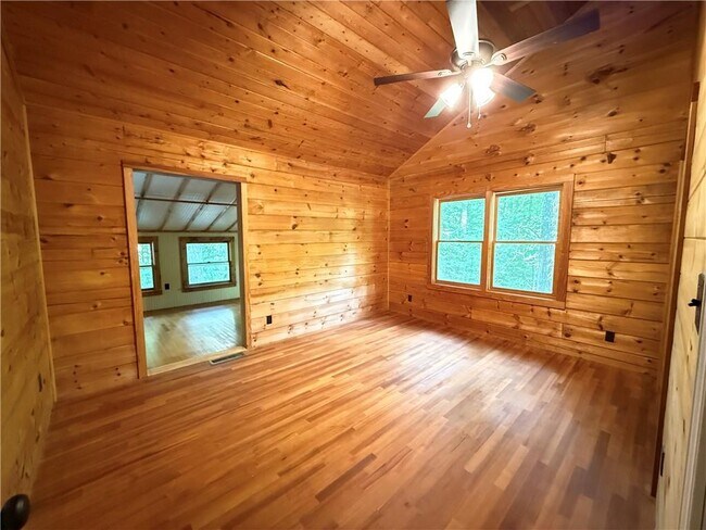Building Photo - 2405 Mountain Rd