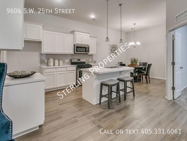 Building Photo - 9604 SW 25th St