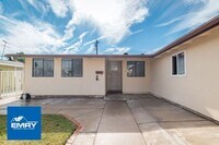 Building Photo - GREAT LOCATION 4 BEDROOM 2 BATH HOME IN WH...