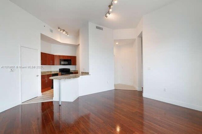 Building Photo - 7280 SW 90th St
