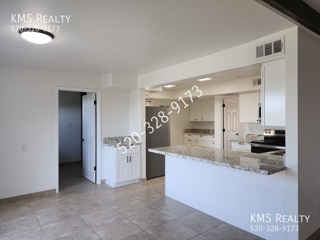 Building Photo - 500 E Eden Pl